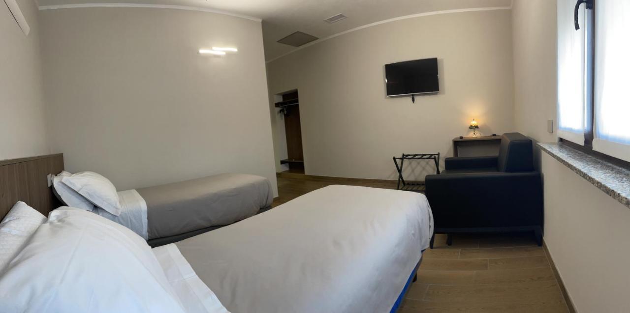Villoresi Rooms Castano Primo Buitenkant foto